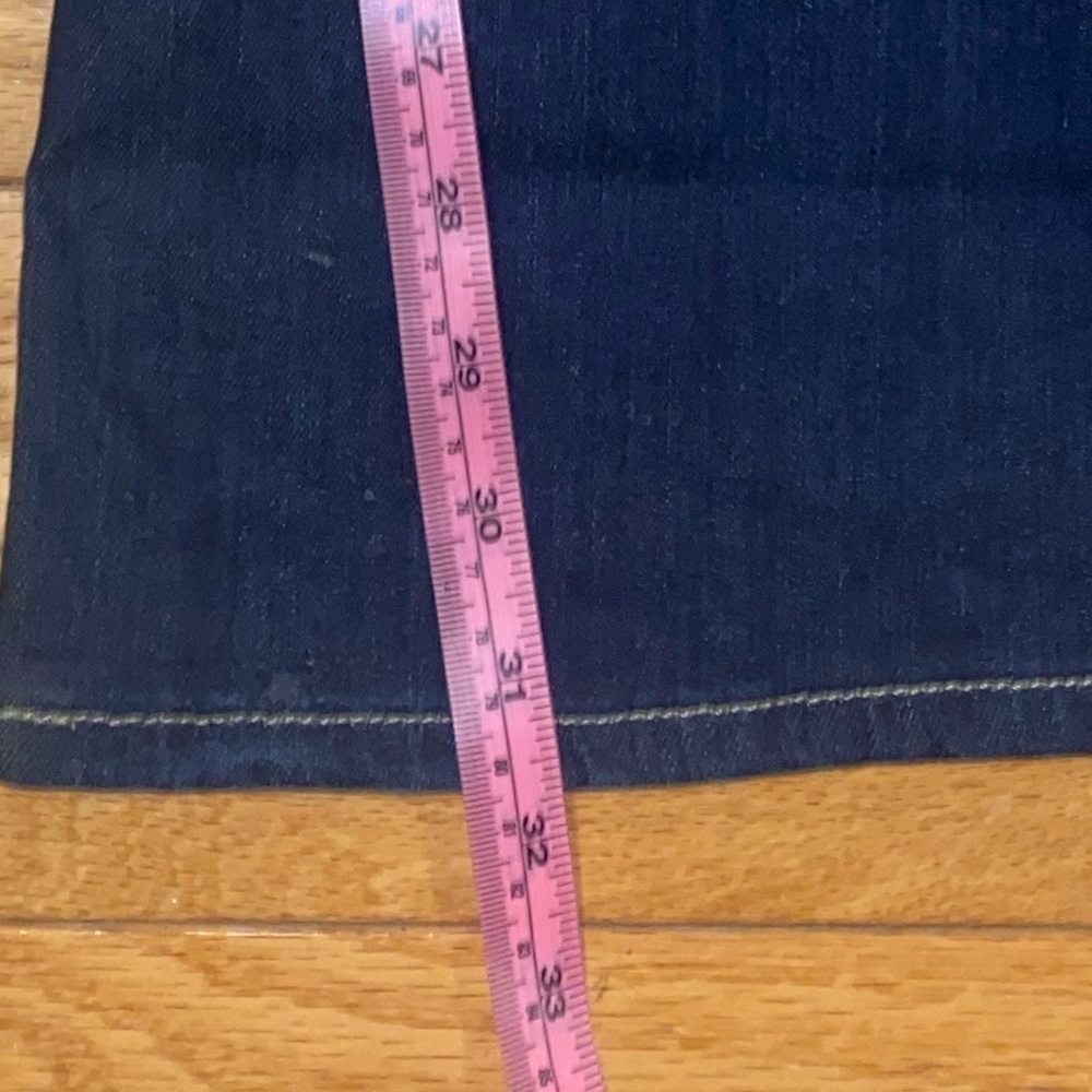 Levi Demi Curve Boot Cut - Picture 8 of 9